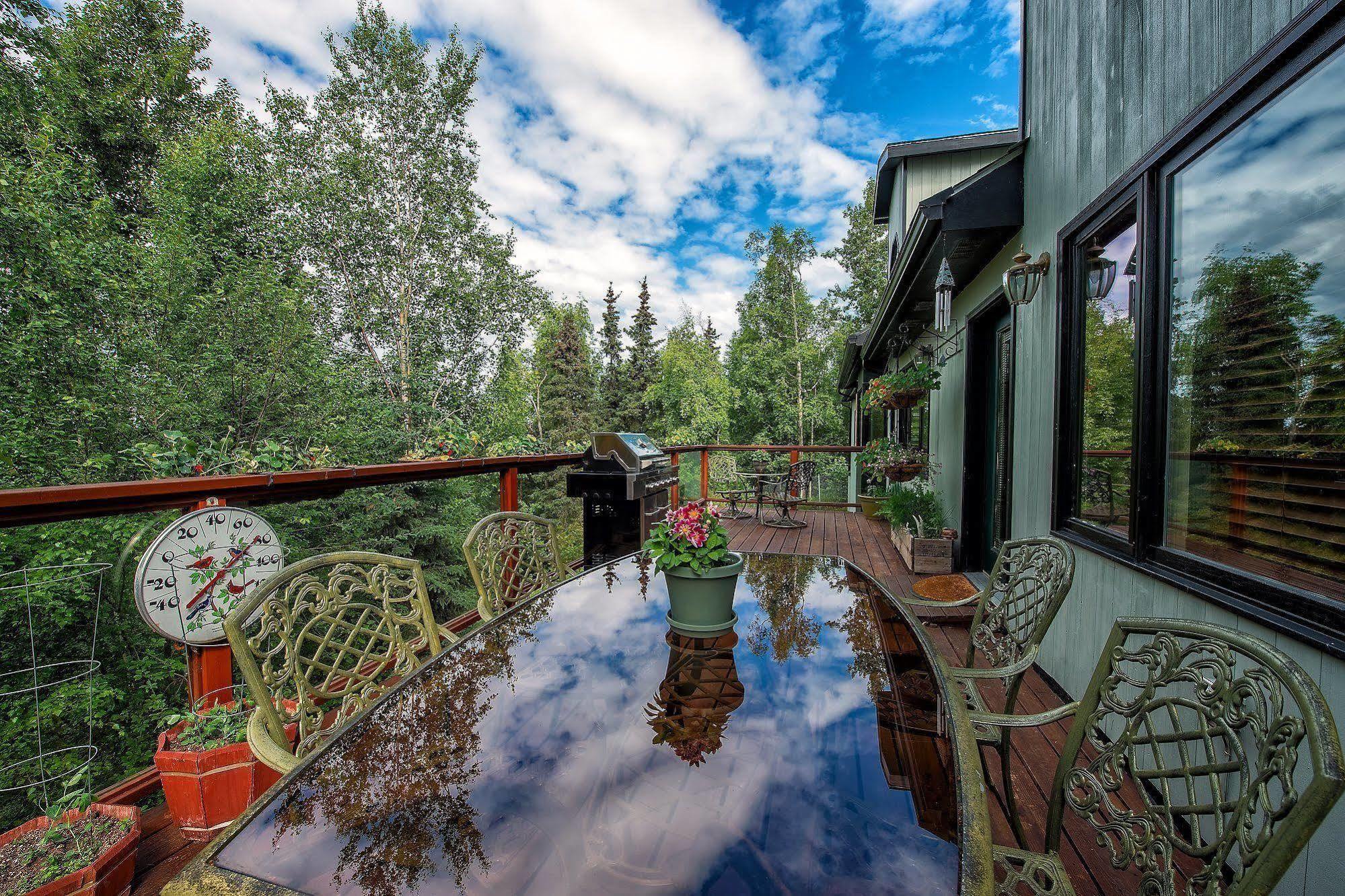 Alaska House Of Jade Bed And Breakfast Анкъридж Екстериор снимка